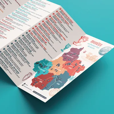 création graphique dépliant mise en page musées en Centre-Val de Loire plaquette carte des musées culturel agence de communication print Orléans