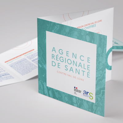 création graphique mise en page plaquette de présentation dépliant agence régionale santé Centre-Val de Loire agence de communication