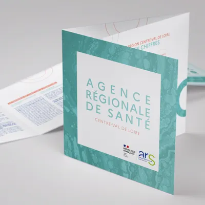création graphique mise en page plaquette de présentation dépliant agence régionale santé Centre-Val de Loire agence de communication